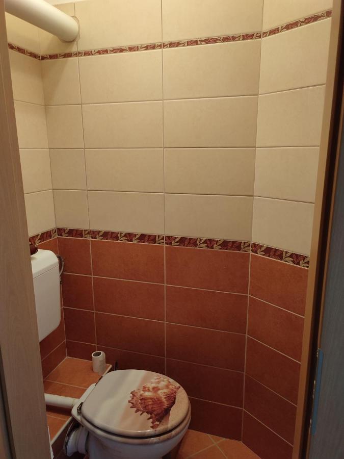 Larix Apartman Sarvar Exterior photo