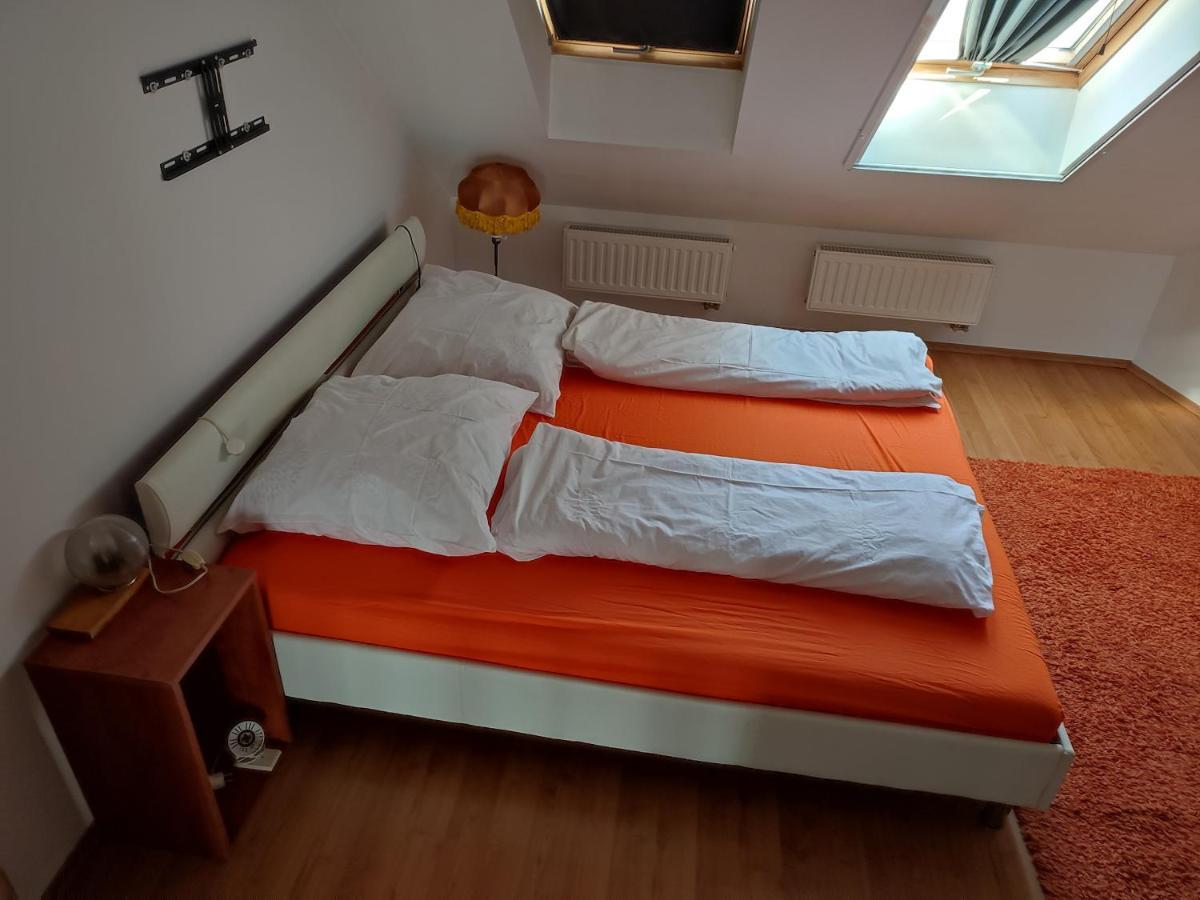 Larix Apartman Sarvar Exterior photo