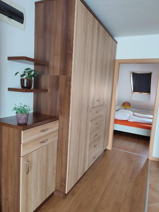 Larix Apartman Sarvar Exterior photo